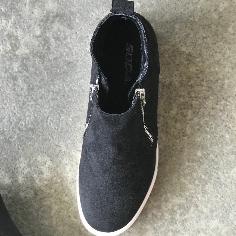 SODA Taylor Black Side Zipper Hidden Wedge Sneaker Booties 8.5 - Picture 6 of 9